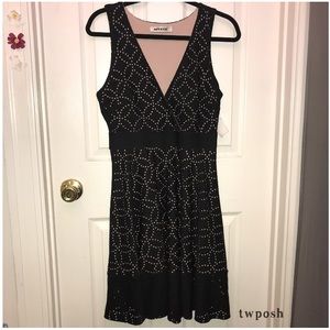 ✨👗Mystic Black Laser Cut V-Neck Dress ❤️